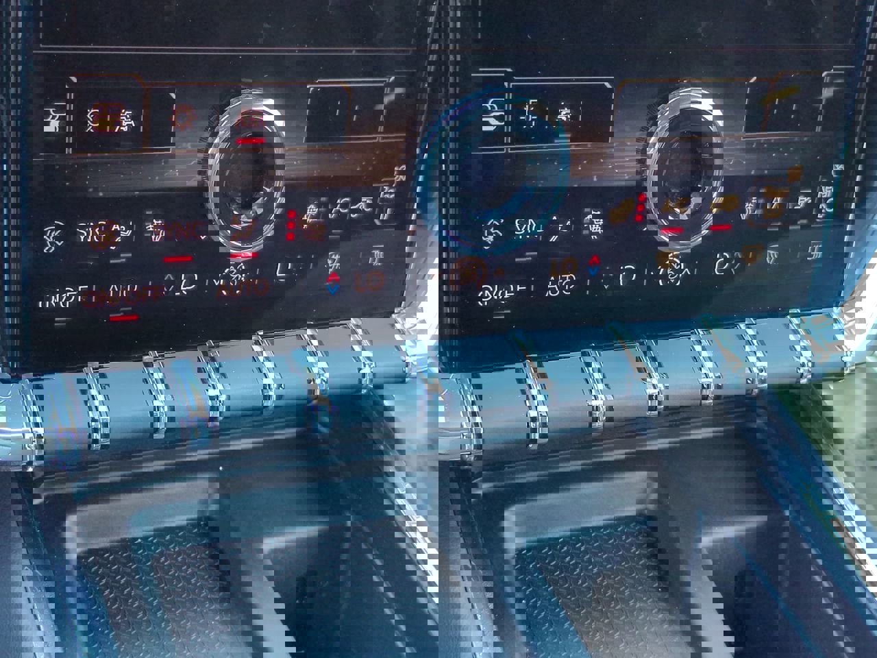 Used 2025 GMC Acadia Elevation image 23