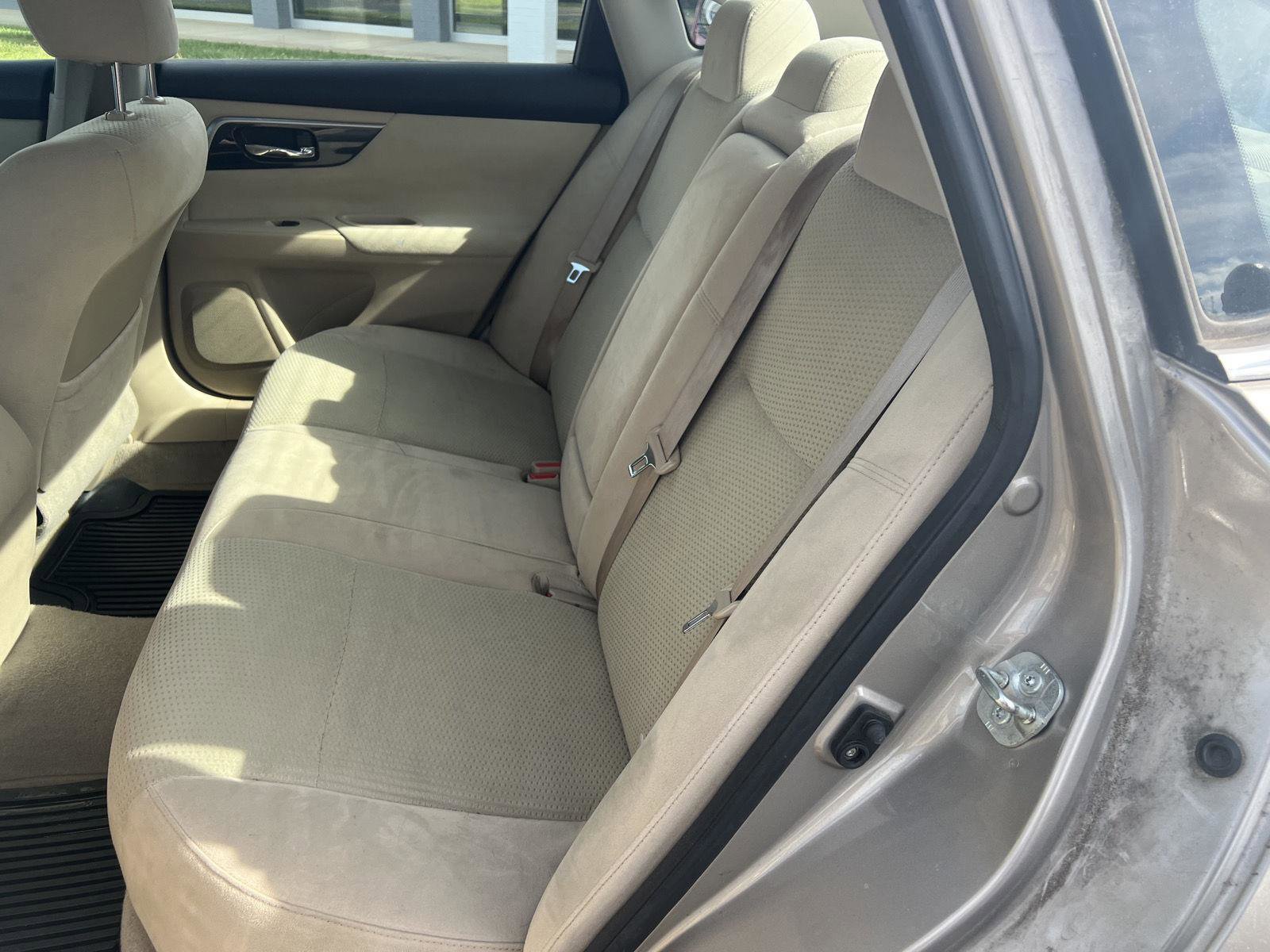 Used 2014 Nissan Altima 2.5 S w/ Sport Value Package FWD image 7
