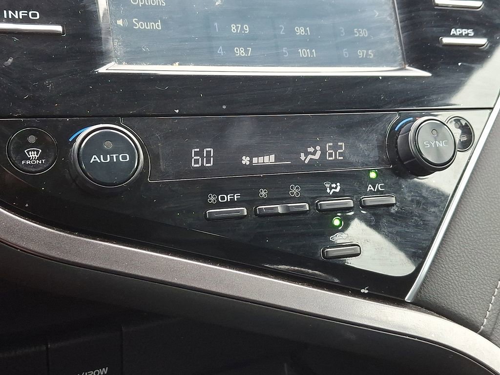 Used 2018 Toyota Camry XSE FWD image 17