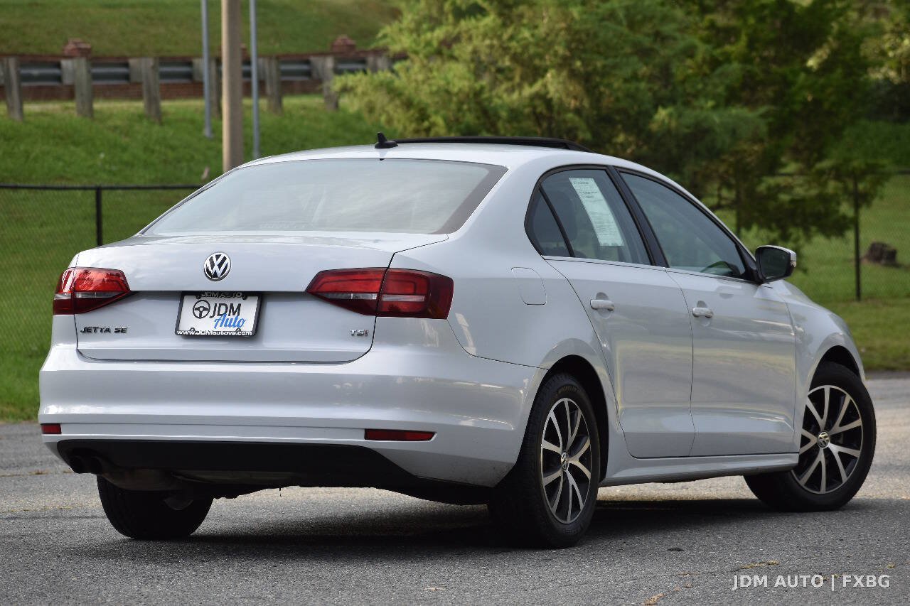 Used 2017 Volkswagen Jetta SE FWD image 5