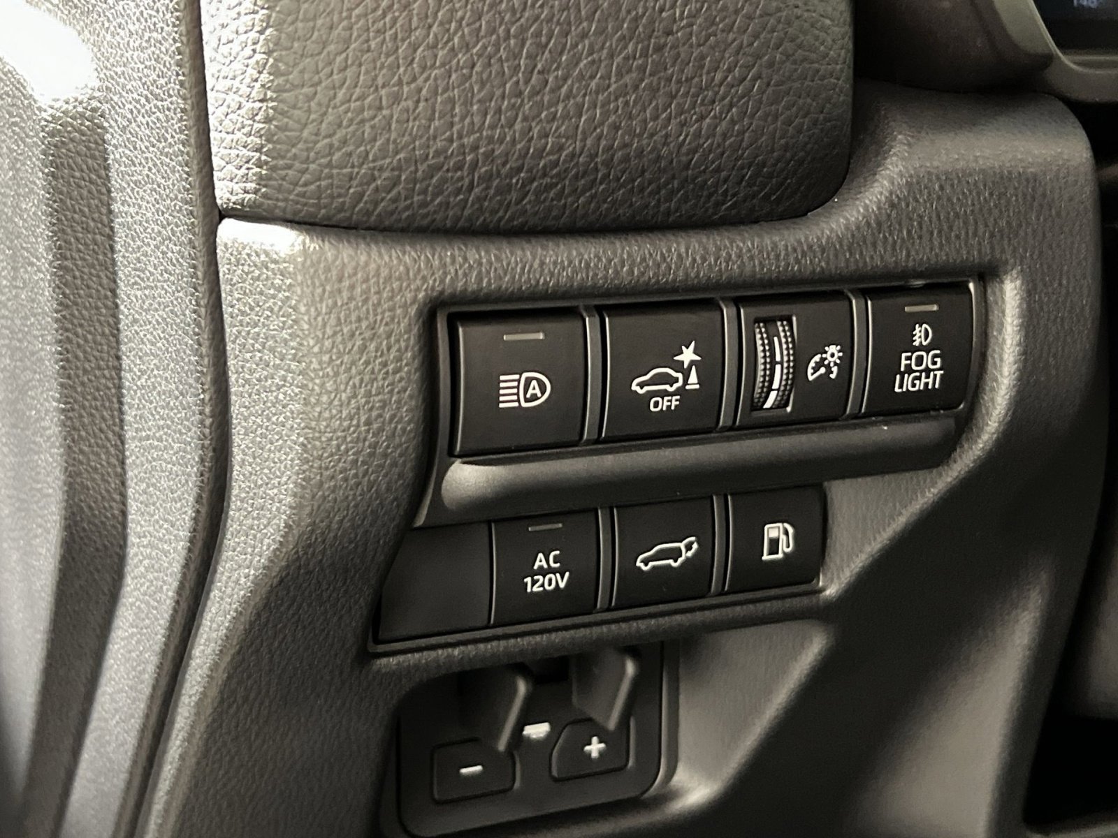 Used 2026 Toyota Land Cruiser image 31