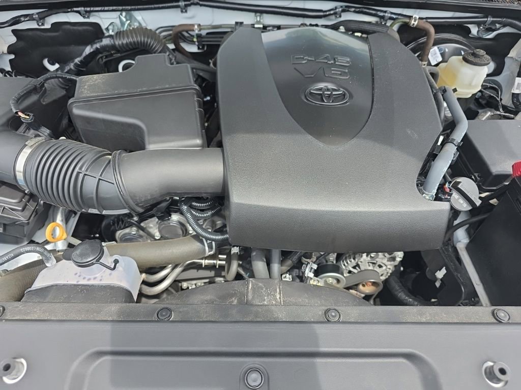 Used 2023 Toyota Tacoma SR5 w/ Technology Package image 33