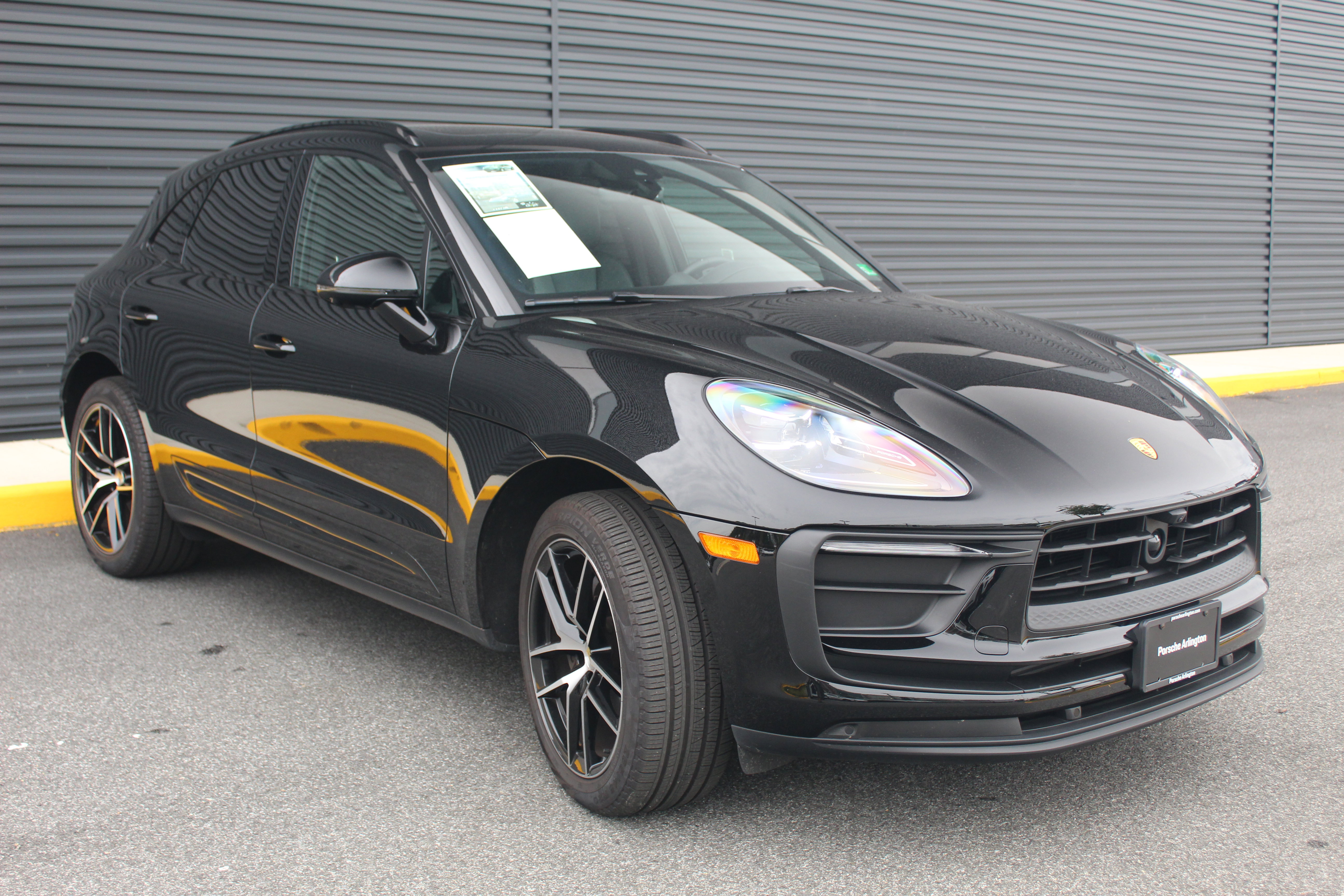 Certified 2025 Porsche Macan image 10