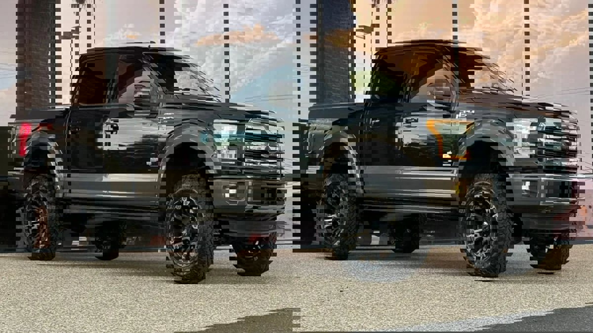 Used 2015 Ford F150 King Ranch w/ Equipment Group 601A Luxury AWD/4WD image 19