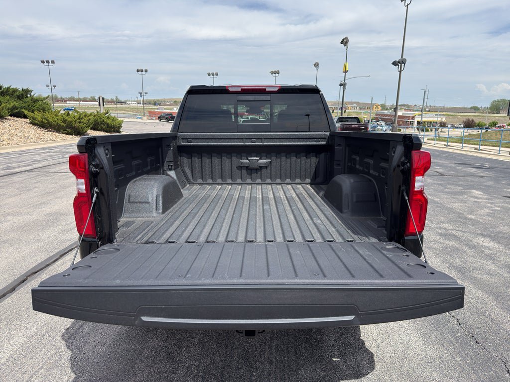 New 2026 Chevrolet Silverado 1500 LTZ w/ Z71 Off-Road Package AWD/4WD image 14