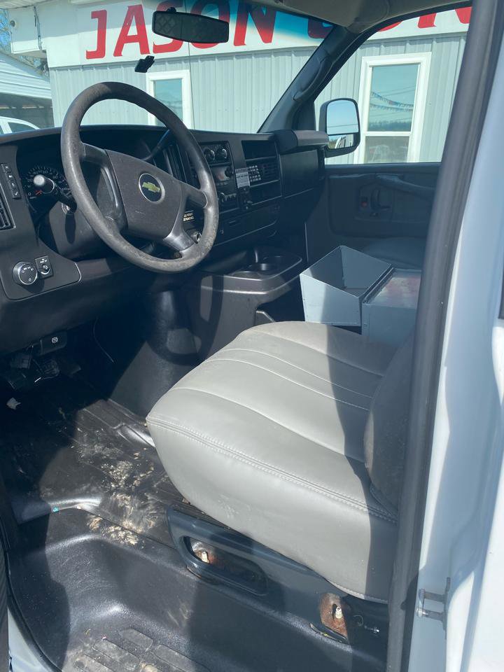 Used 2011 Chevrolet Express 1500 image 7