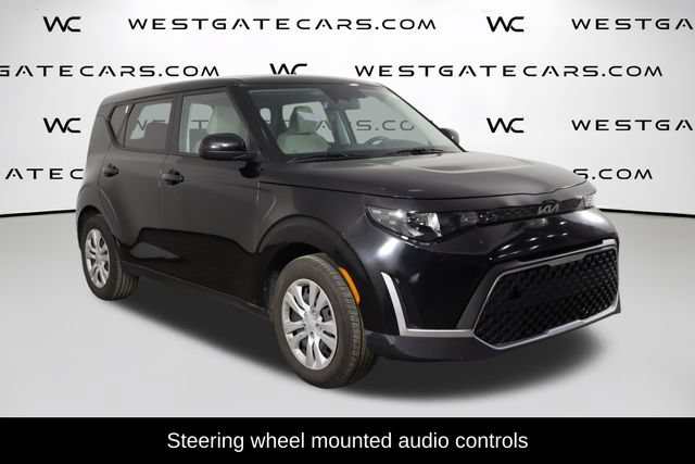 Used 2023 Kia Soul LX FWD image 4