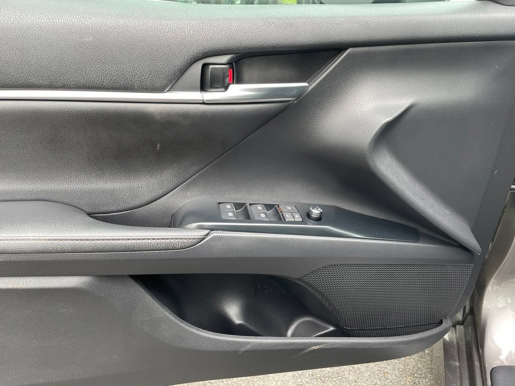 Used 2020 Toyota Camry XLE AWD/4WD image 9