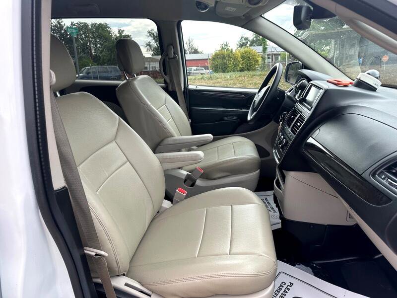 Used 2019 Dodge Grand Caravan SE image 20