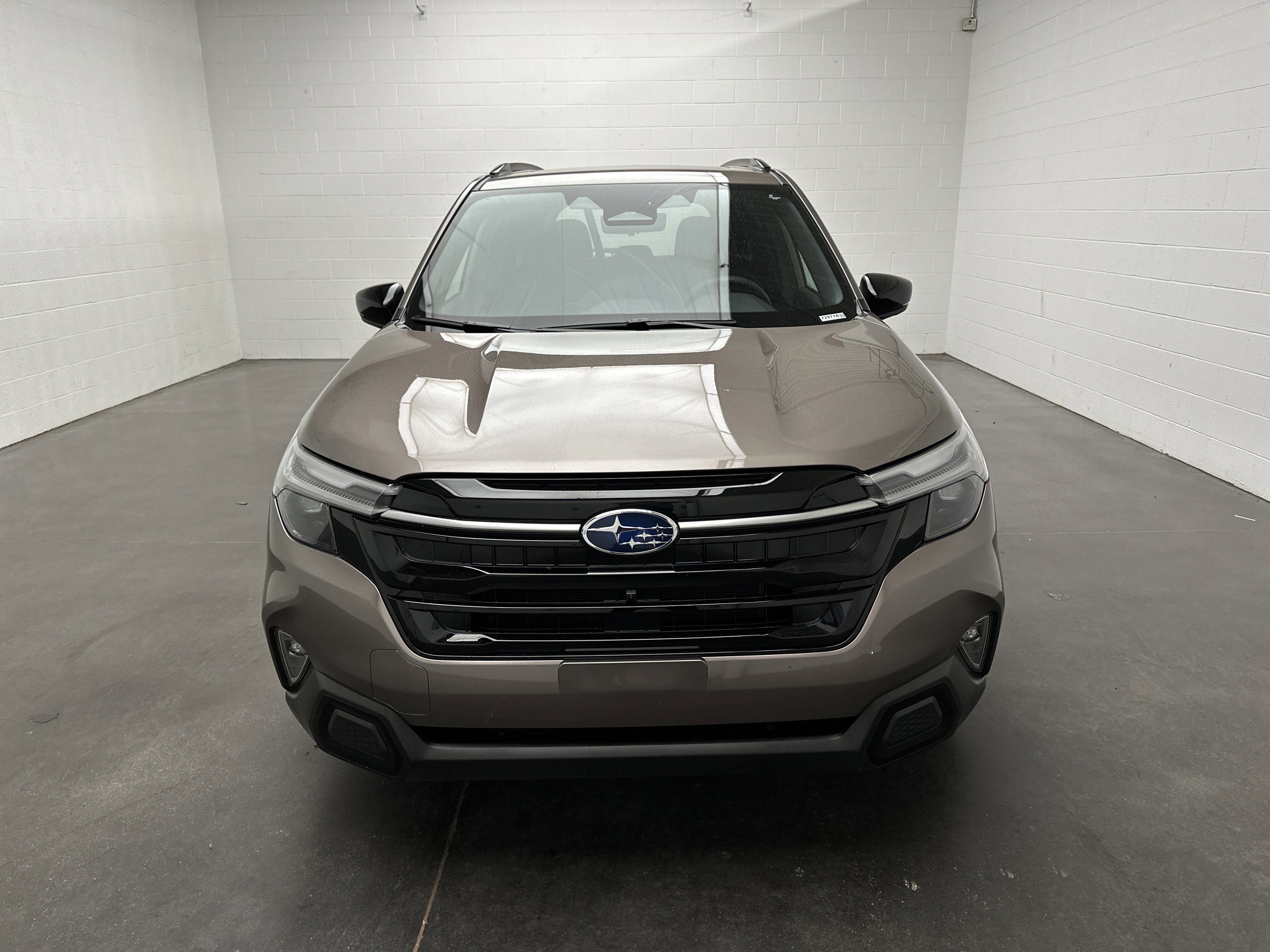 Used 2025 Subaru Forester Touring image 3