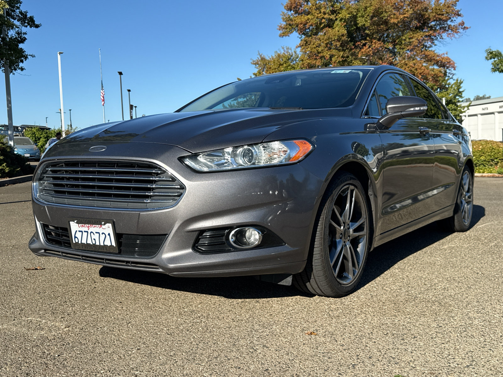 Used 2013 Ford Fusion Titanium w/ Titanium Driver Assist Pkg FWD image 2
