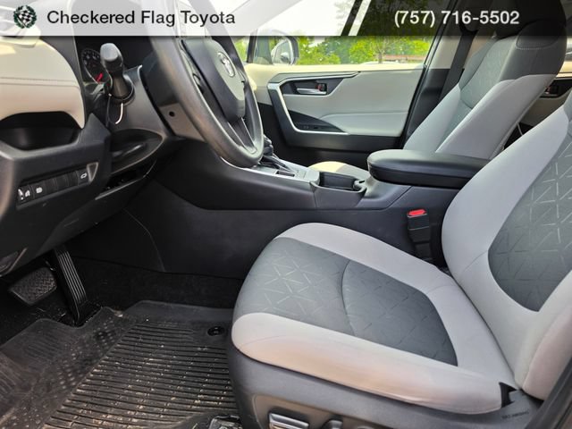 Used 2021 Toyota RAV4 XLE w/ Convenience Package AWD/4WD image 8