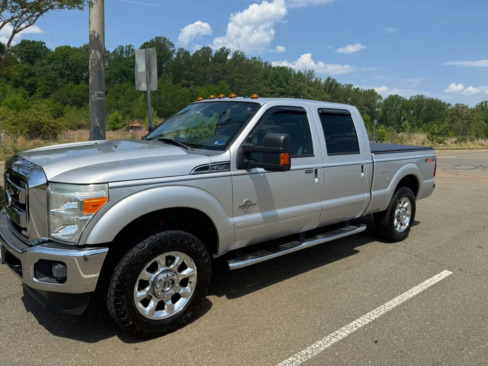 Used 2011 Ford F250 Lariat w/ Lariat Ultimate Pkg AWD/4WD image 2