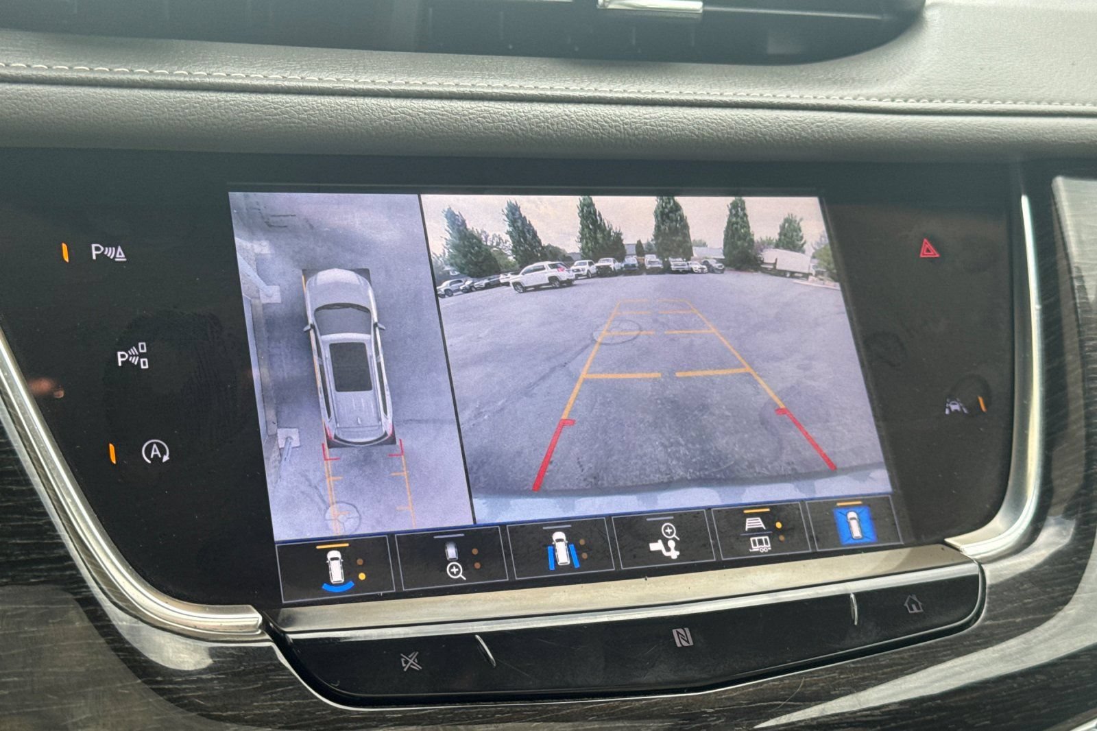 Certified 2021 Cadillac XT6 Premium Luxury w/ LPO, Radiant Package AWD/4WD image 27