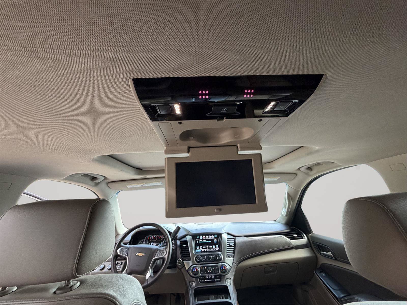 Used 2019 Chevrolet Suburban Premier AWD/4WD image 39