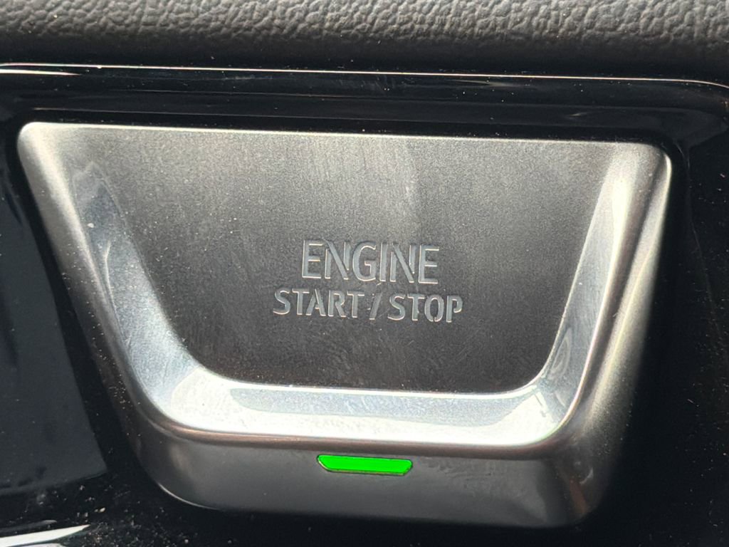 Used 2025 GMC Yukon Denali w/ Denali Reserve Package image 26