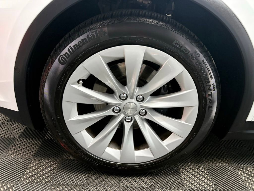 Used 2020 Tesla Model X Long Range AWD/4WD image 18