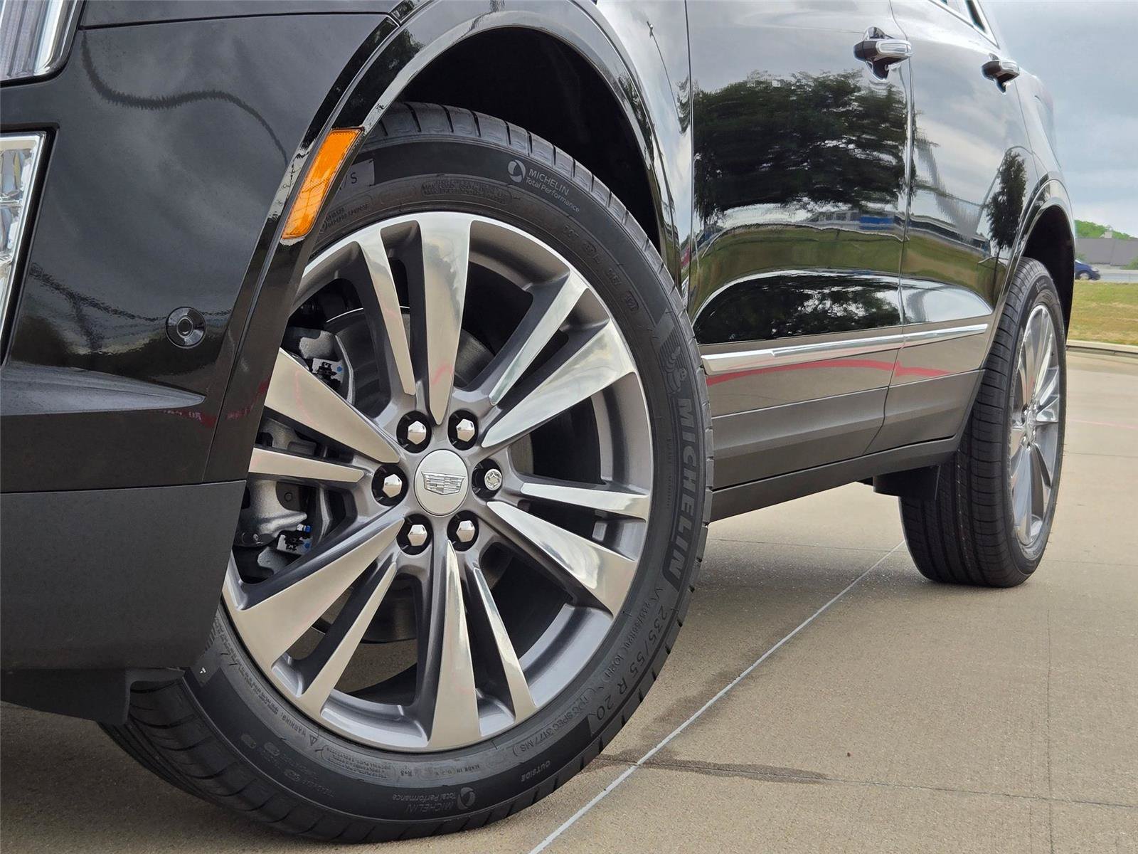 New 2026 Cadillac XT5 Premium Luxury w/ Driver Assist Package AWD/4WD image 8