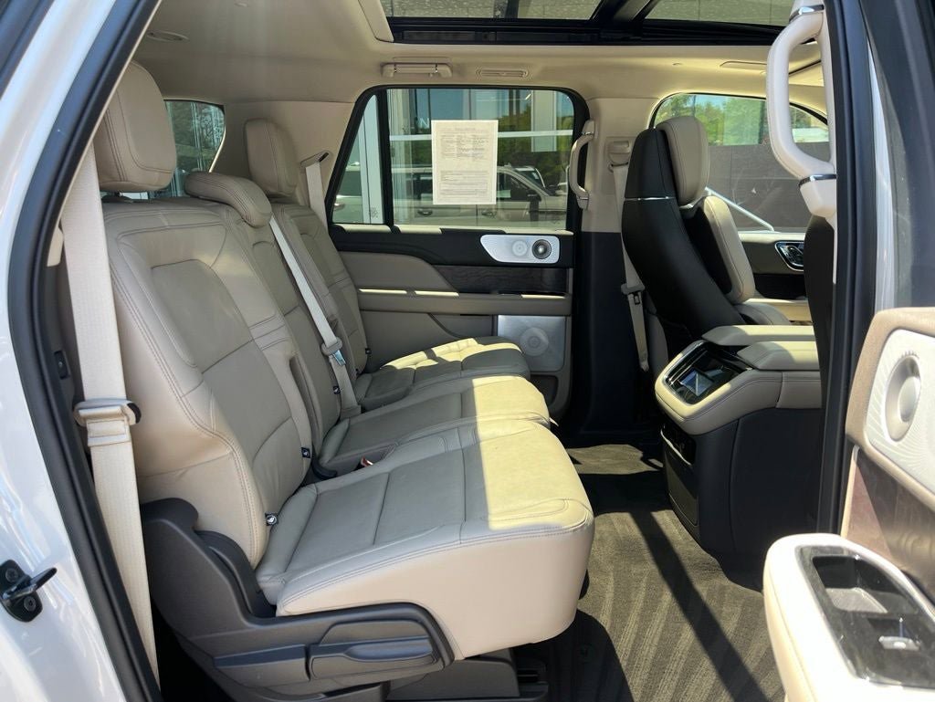 Certified 2023 Lincoln Navigator L Reserve AWD/4WD image 19