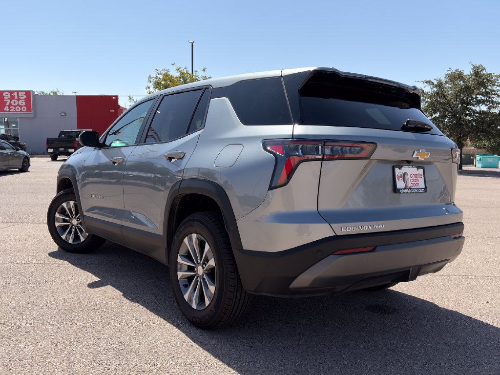 Used 2026 Chevrolet Equinox LT AWD/4WD image 8