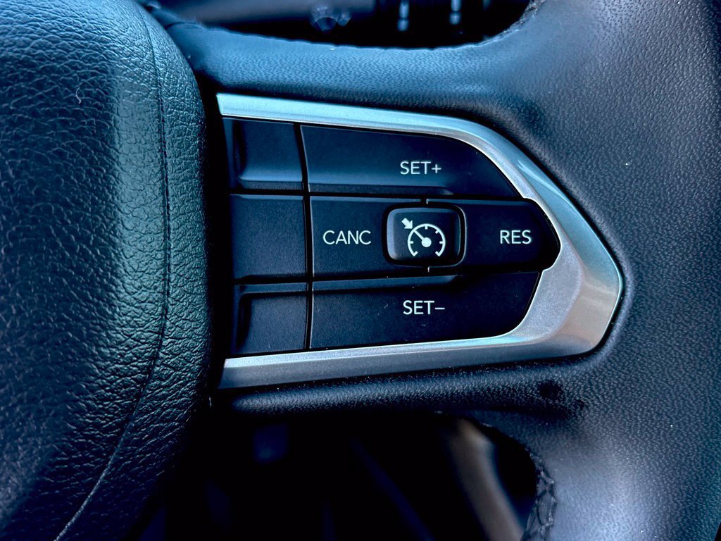 Certified 2024 Jeep Compass Latitude AWD/4WD image 16