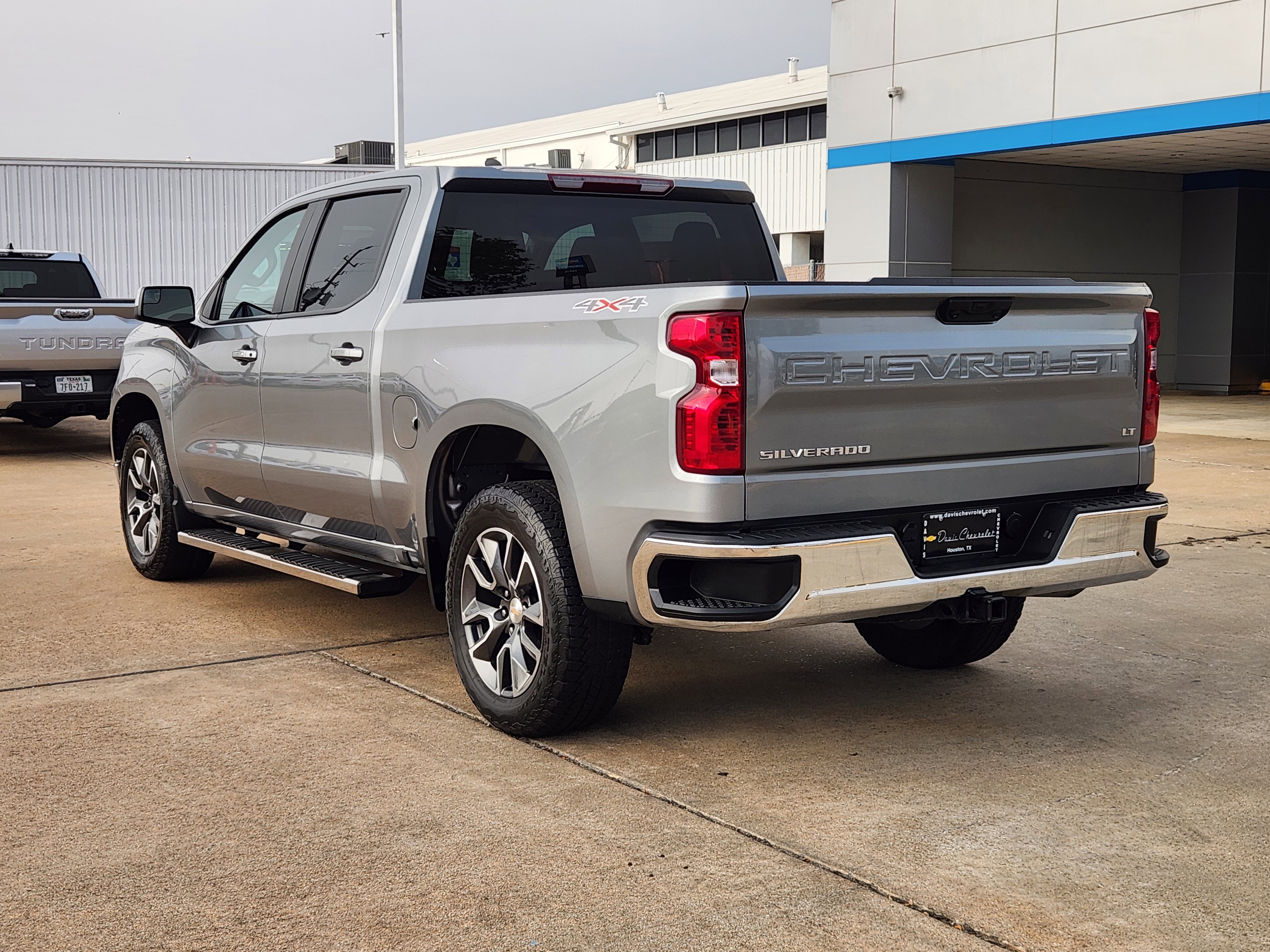 Used 2023 Chevrolet Silverado 1500 LT image 8