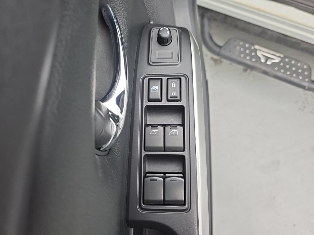 Used 2021 Nissan Titan SV w/ SV Convenience Package AWD/4WD image 18