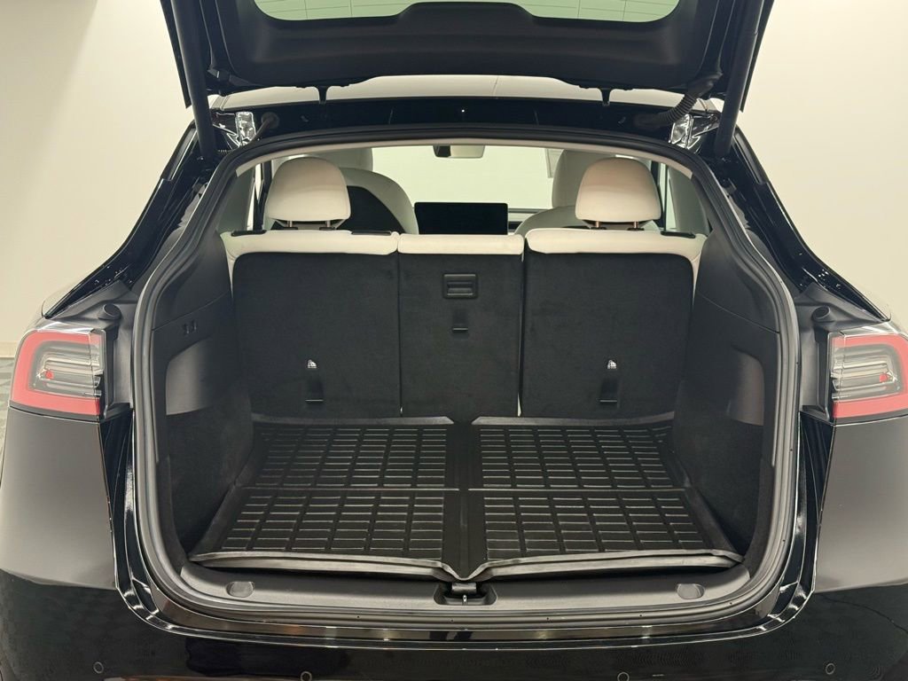 Used 2022 Tesla Model Y Performance image 11