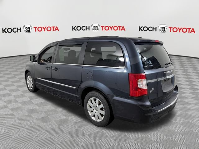 Used 2014 Chrysler Town & Country Touring FWD image 6