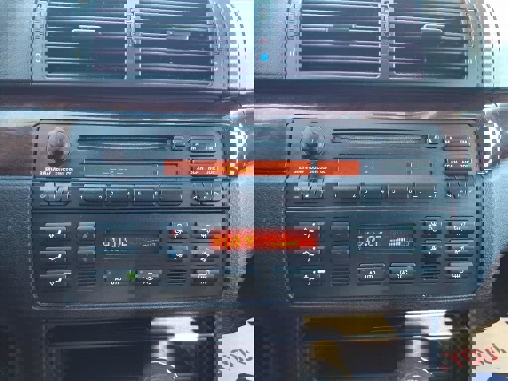 Used 2005 BMW 325i Sedan image 22