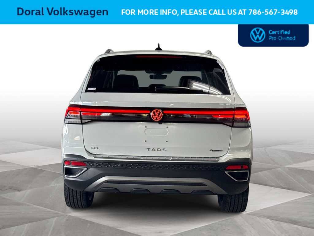 Used 2025 Volkswagen Taos SEL AWD/4WD image 7