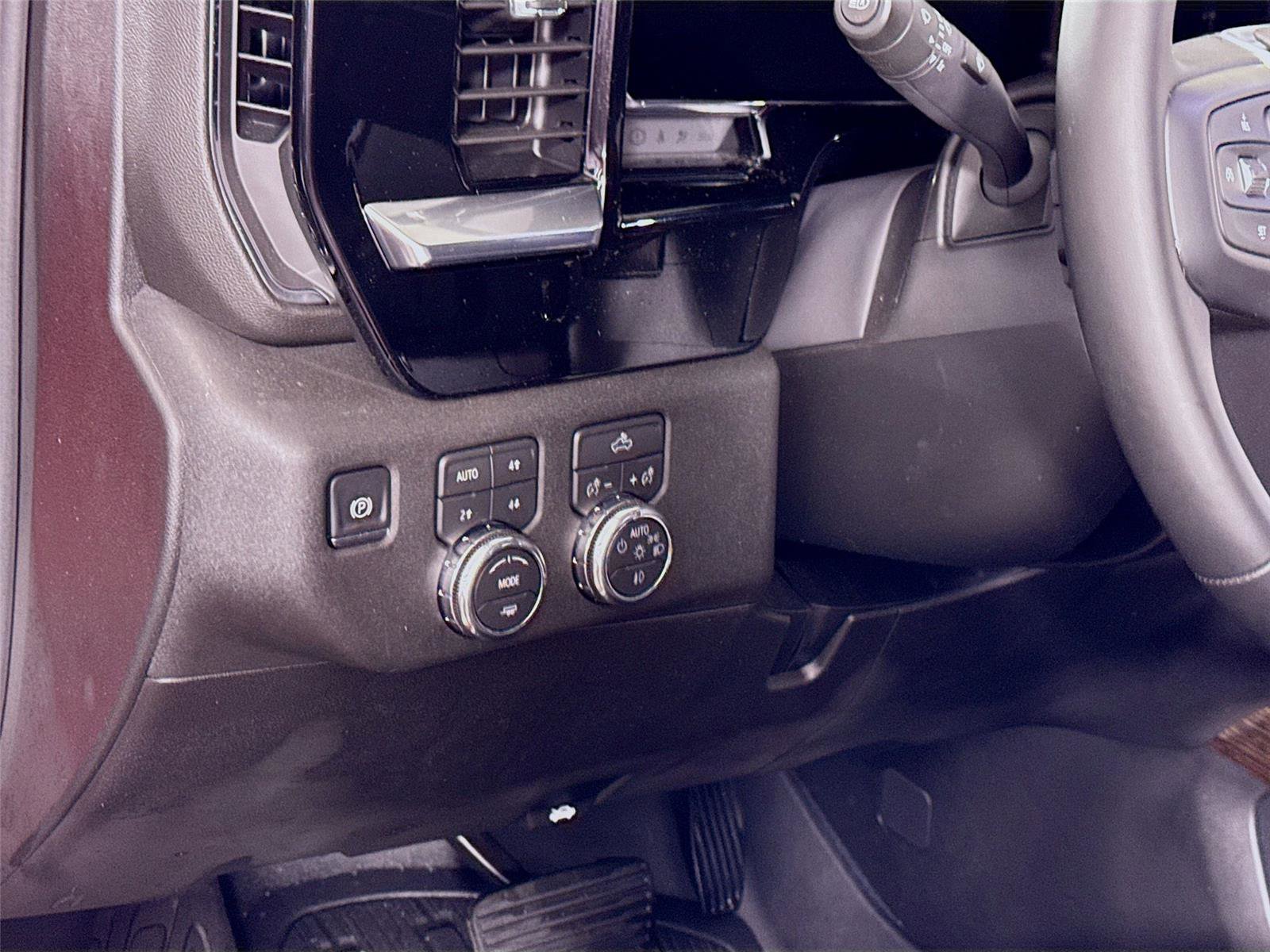 New 2026 GMC Sierra 1500 Elevation AWD/4WD image 5