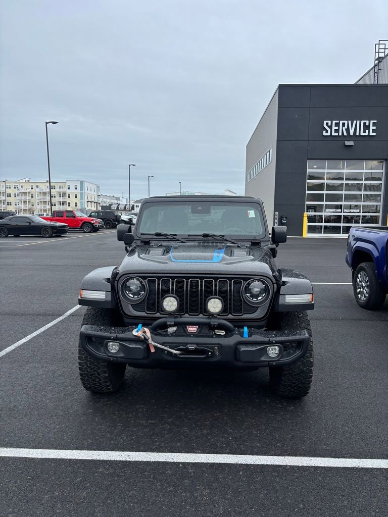 Used 2024 Jeep Wrangler Unlimited Rubicon 4xe image 9