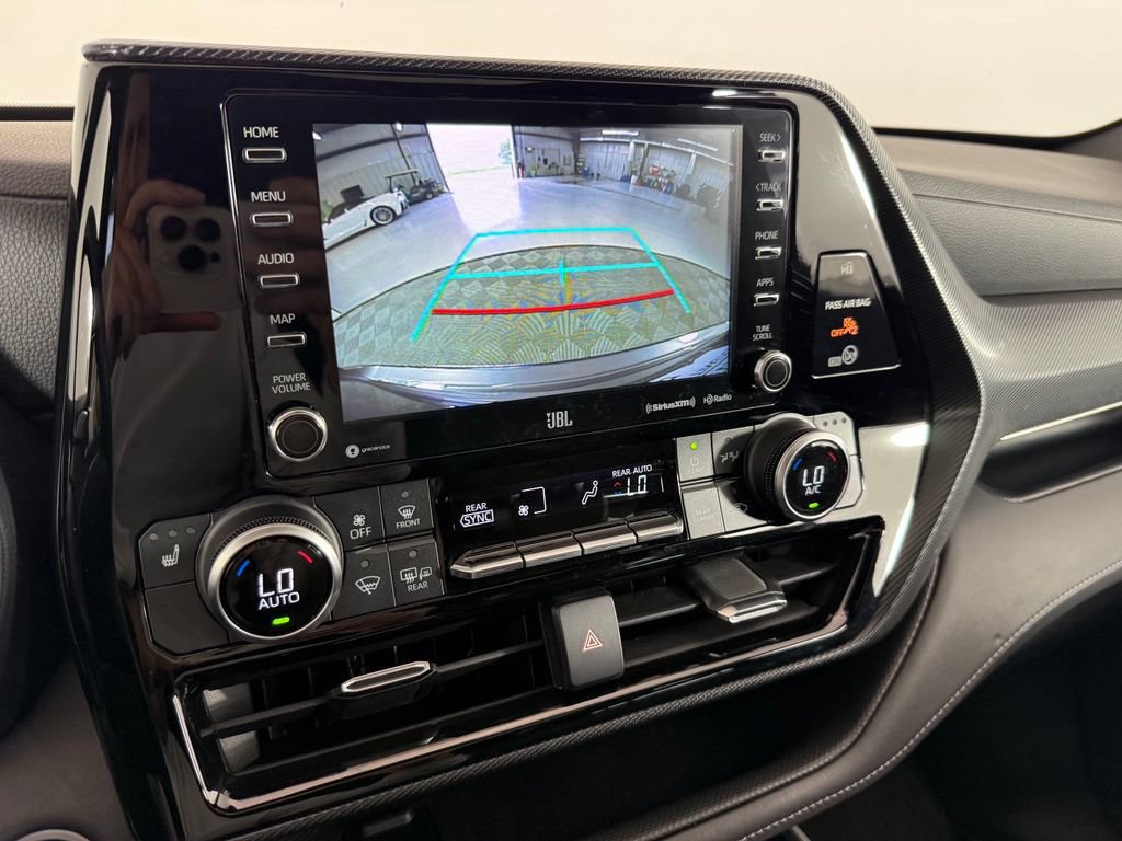 Used 2021 Toyota Highlander XSE AWD/4WD image 24