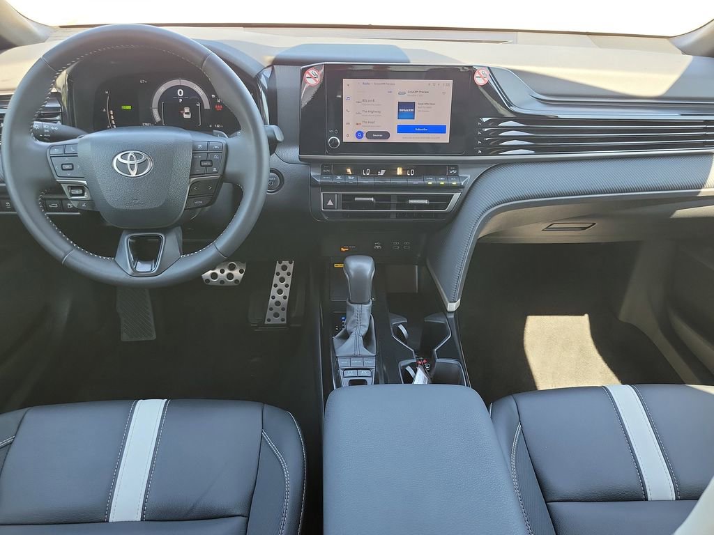 Used 2025 Toyota Camry SE image 8