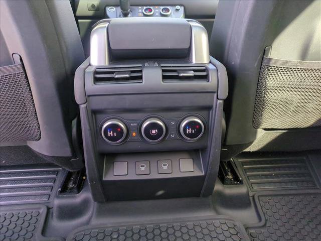 Used 2023 Land Rover Defender 130 X-Dynamic SE image 18