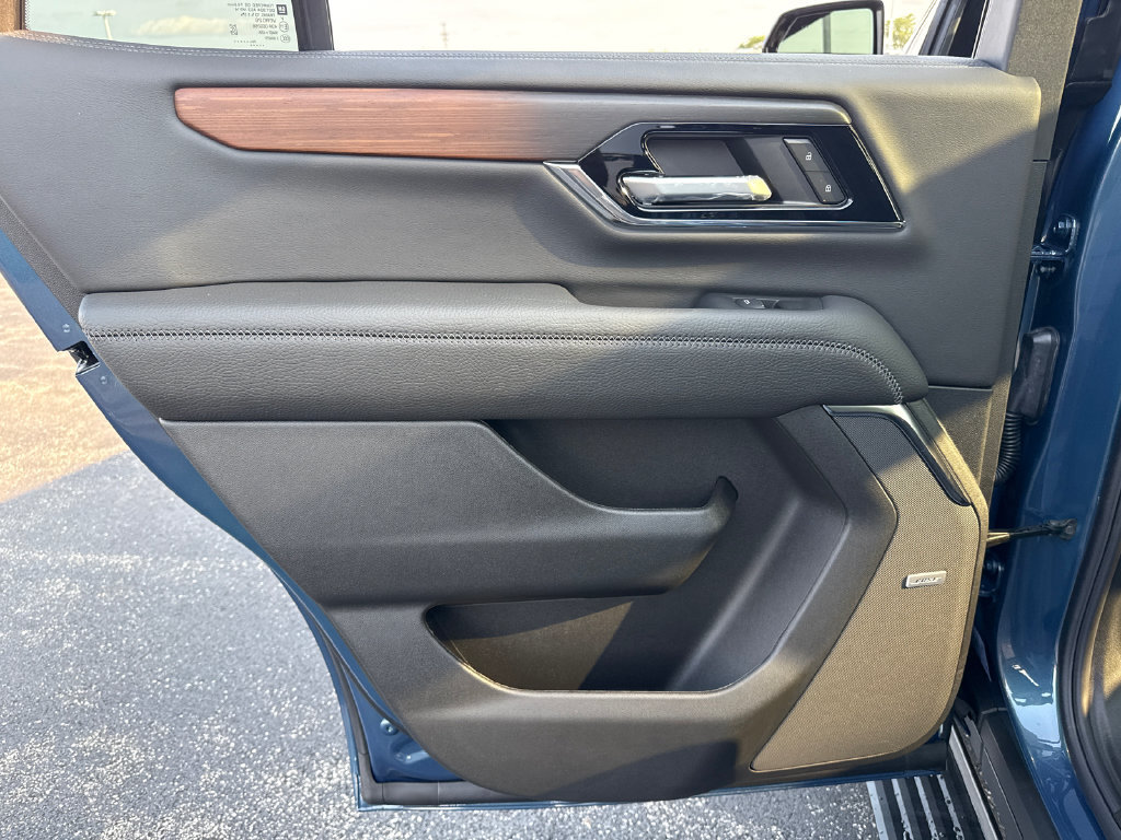 New 2026 GMC Yukon Denali w/ Sun & Power Step Package AWD/4WD image 30