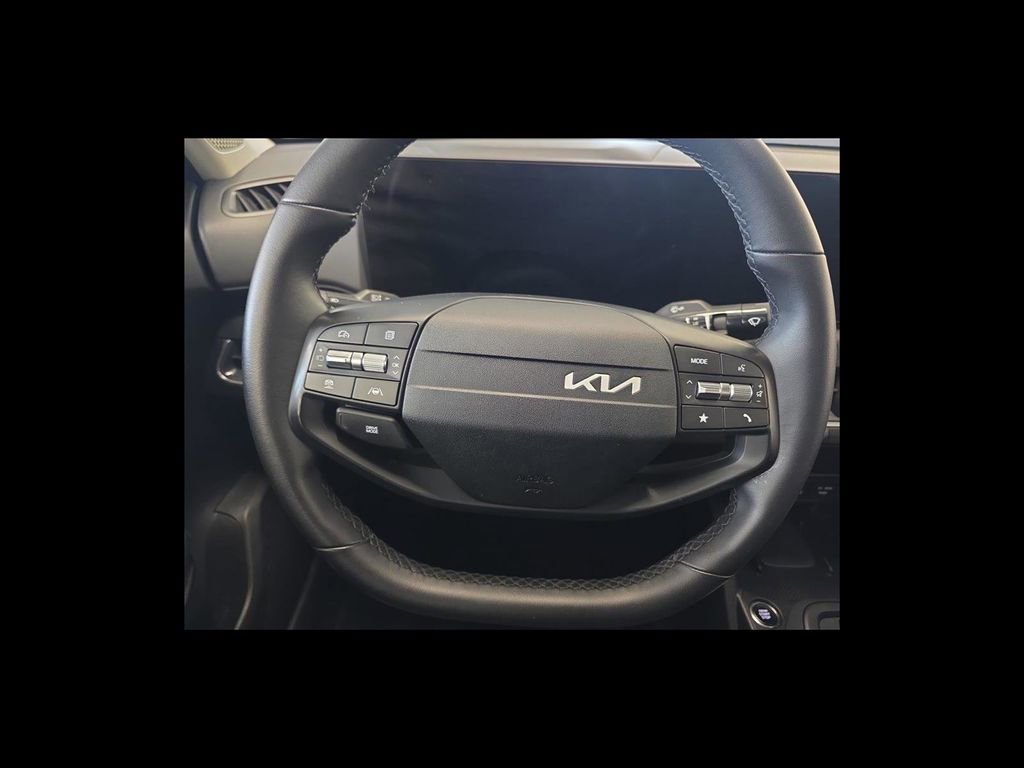 Used 2025 Kia K4 EX FWD image 14