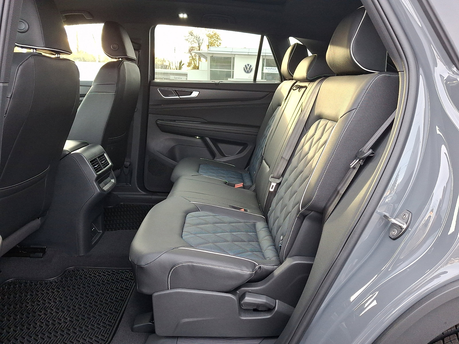 New 2026 Volkswagen Atlas Cross Sport SEL Premium R-Line image 6