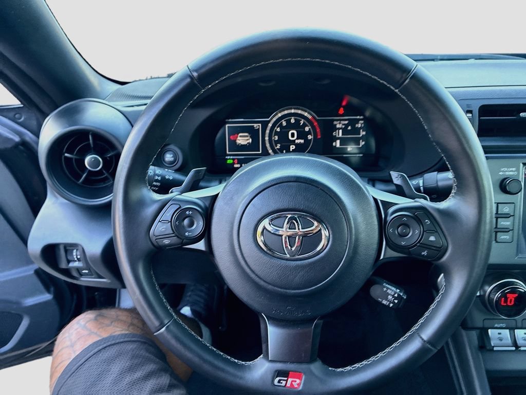Used 2025 Toyota GR86 Premium w/ ALL Weather Mat Package (TMS) RWD image 11