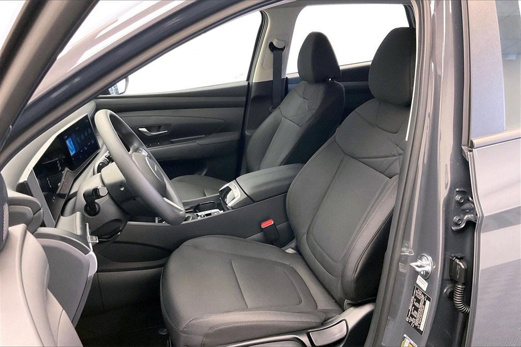 New 2025 Hyundai Tucson SE image 9