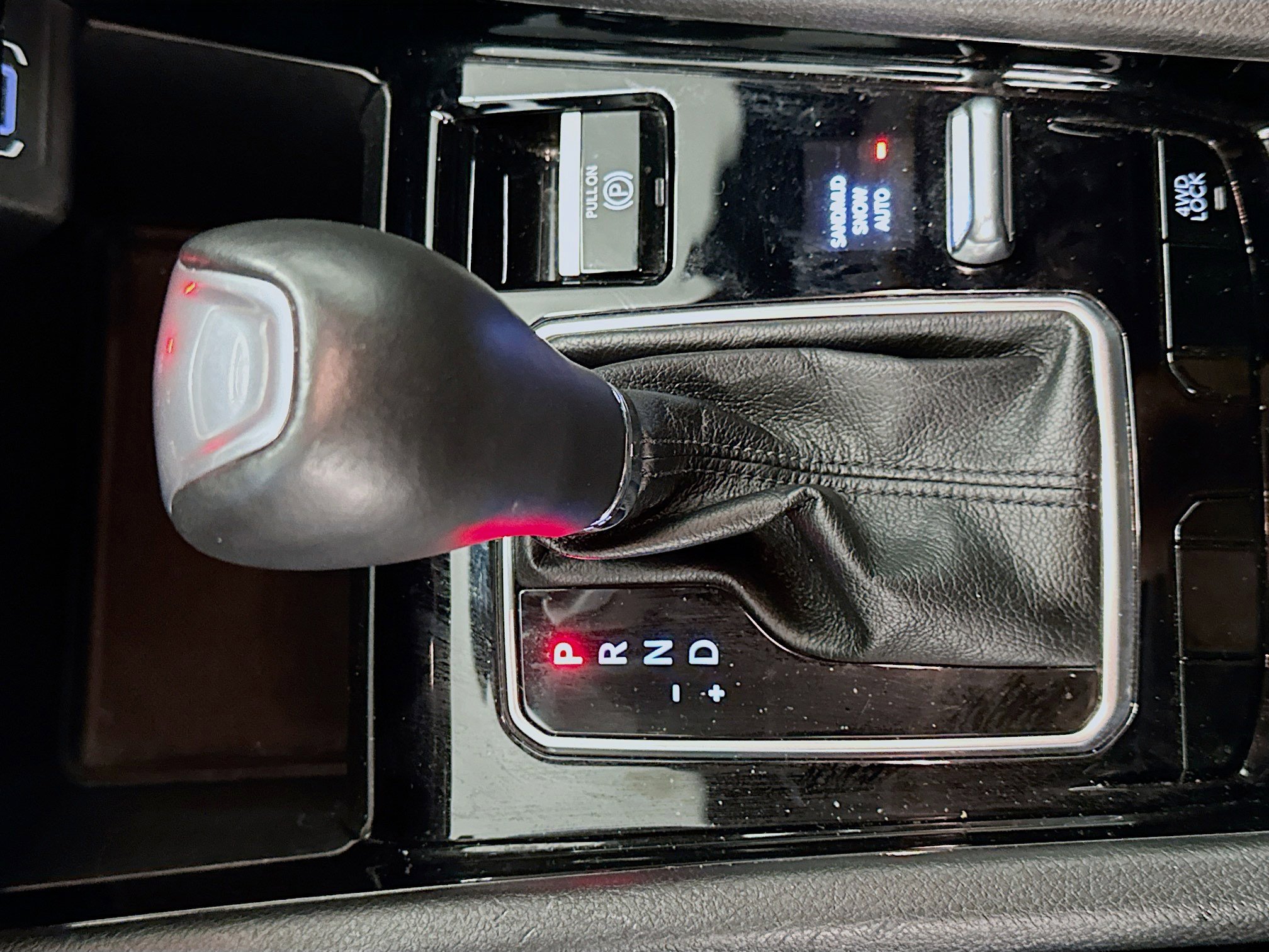 Used 2025 Jeep Compass Limited image 24