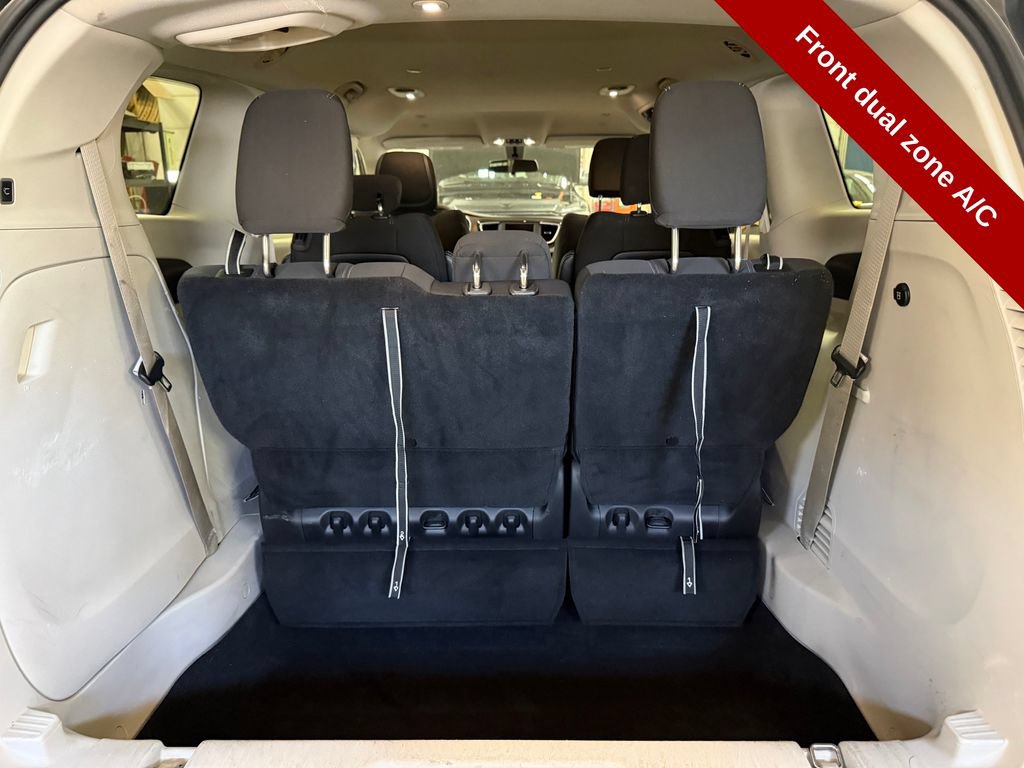 Used 2022 Chrysler Voyager LX FWD image 33