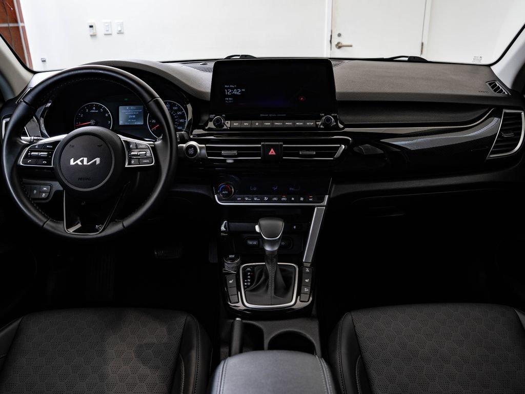 Used 2023 Kia Seltos EX AWD/4WD image 32