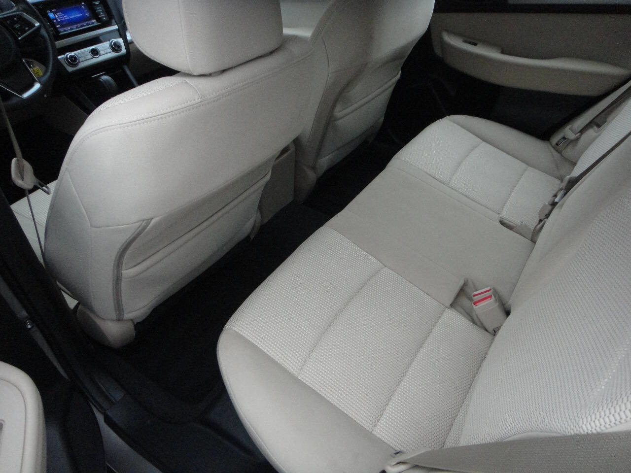 Used 2019 Subaru Outback 2.5i AWD/4WD image 10