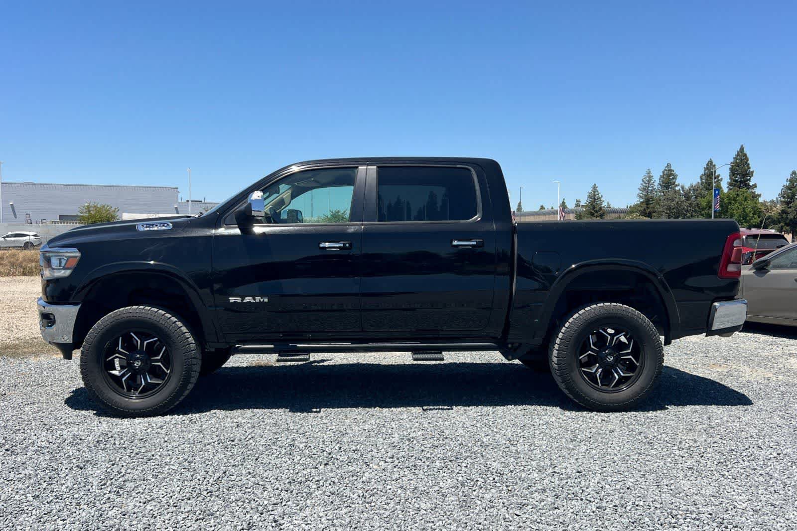 Used 2019 RAM 1500 Laramie AWD/4WD image 6