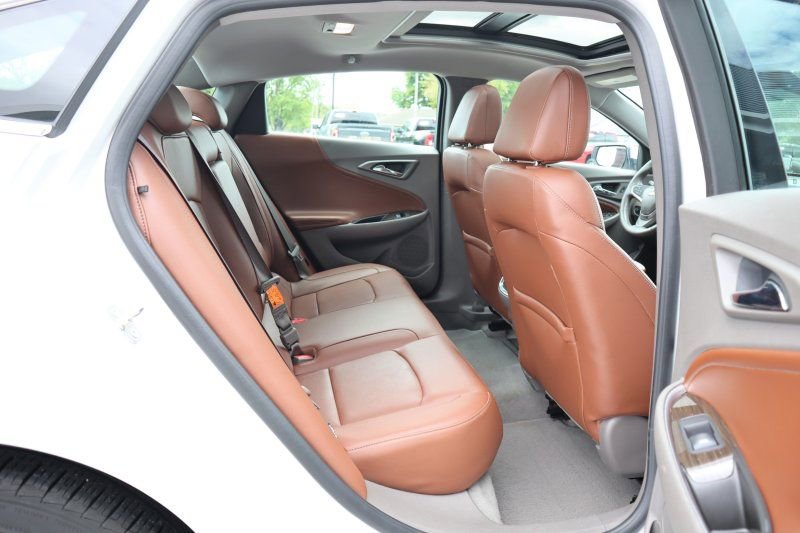 Used 2016 Chevrolet Malibu Premier w/ Driver Confidence Package II FWD image 18
