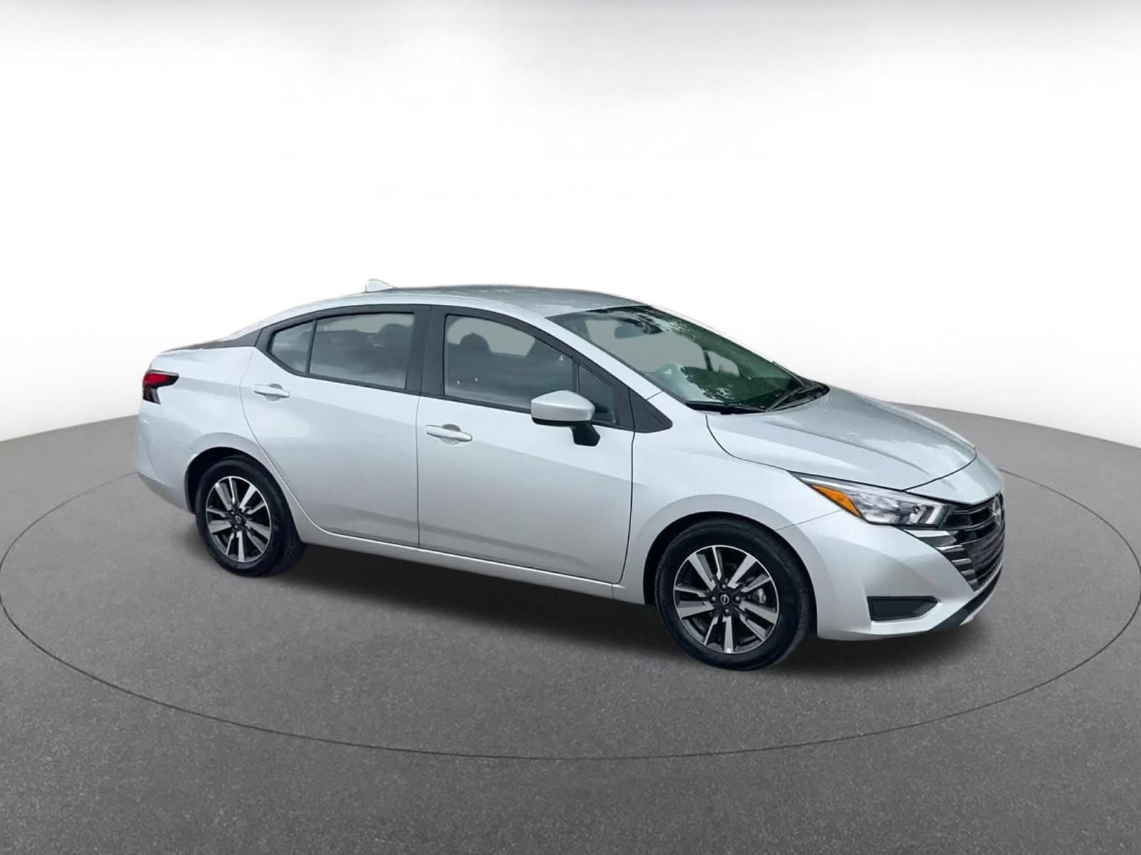 Used 2025 Nissan Versa SV FWD video 2