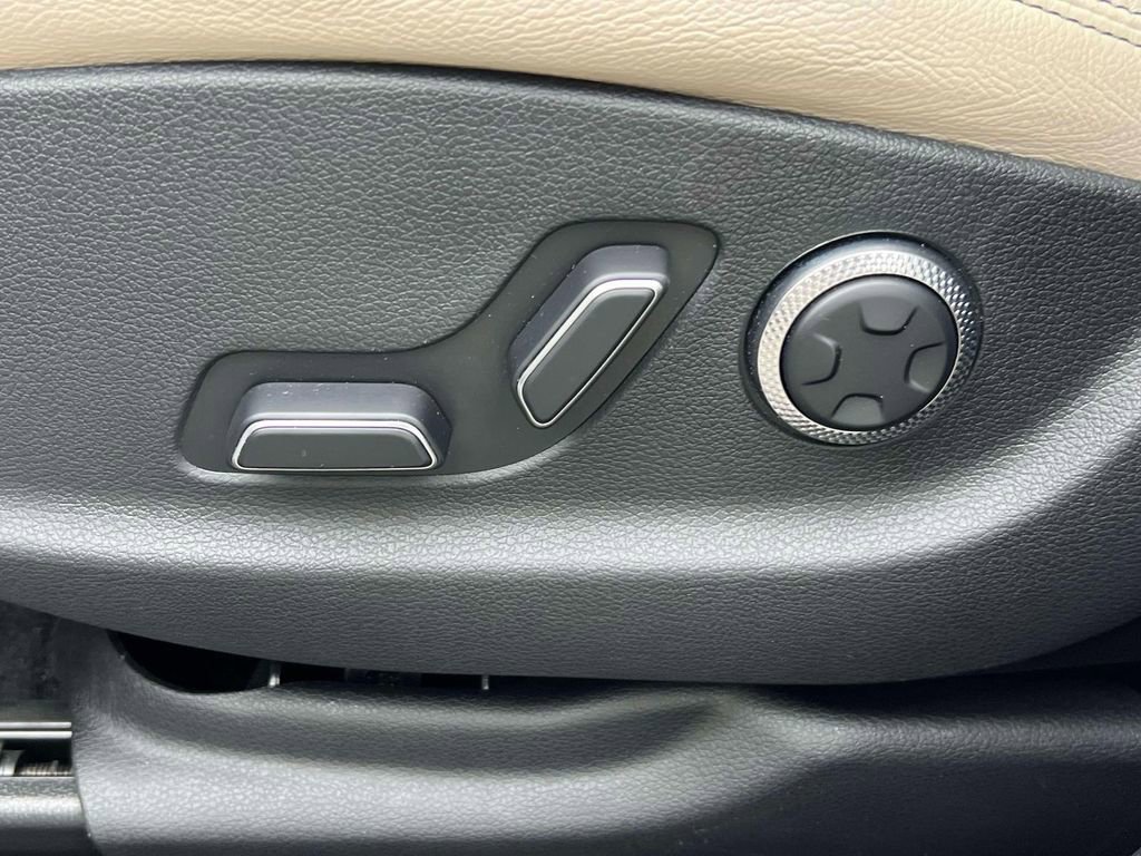 Certified 2023 Genesis GV70 2.5T Select w/ Select Package image 19