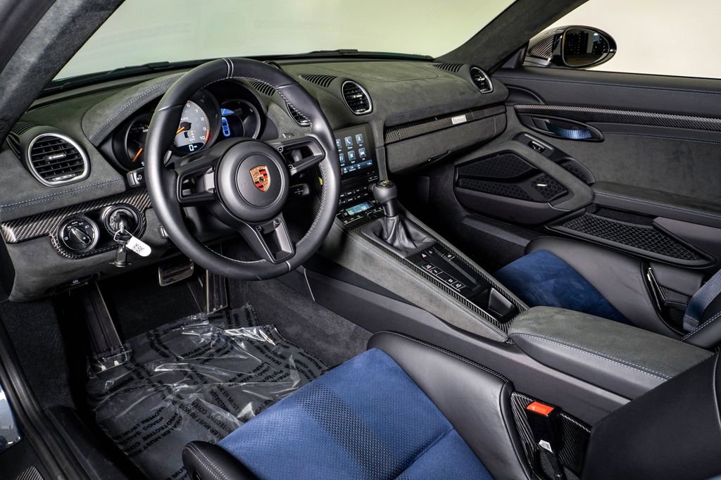 Used 2023 Porsche 718 Cayman GT4 RS RWD image 4